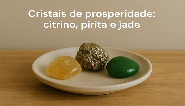 Cristais de prosperidade como citrino, pirita e jade posicionados juntos para uso no Feng Shui na porta de entrada.